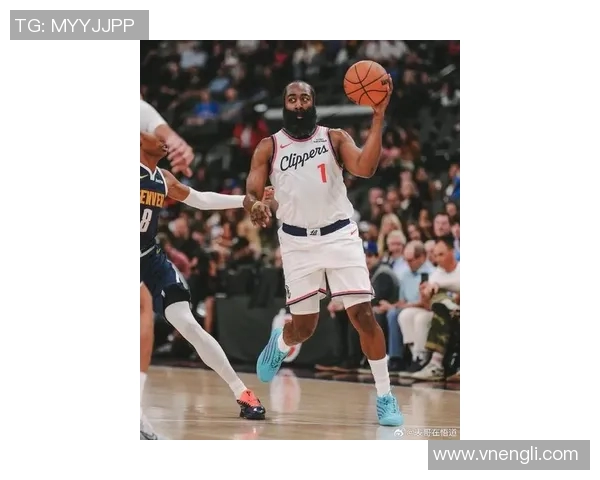 今日焦点战:哈登与对手强强对决引爆篮球赛场激情之夜